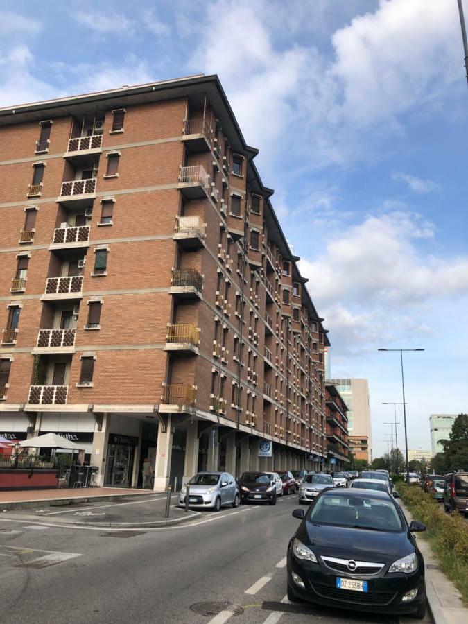 Attico Mansardato Affacciato Sul Cuore Di Brescia Exterior photo